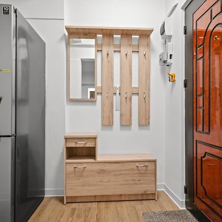 Earthy Escape - Central Apt With Balcony Bukarest Exterior foto